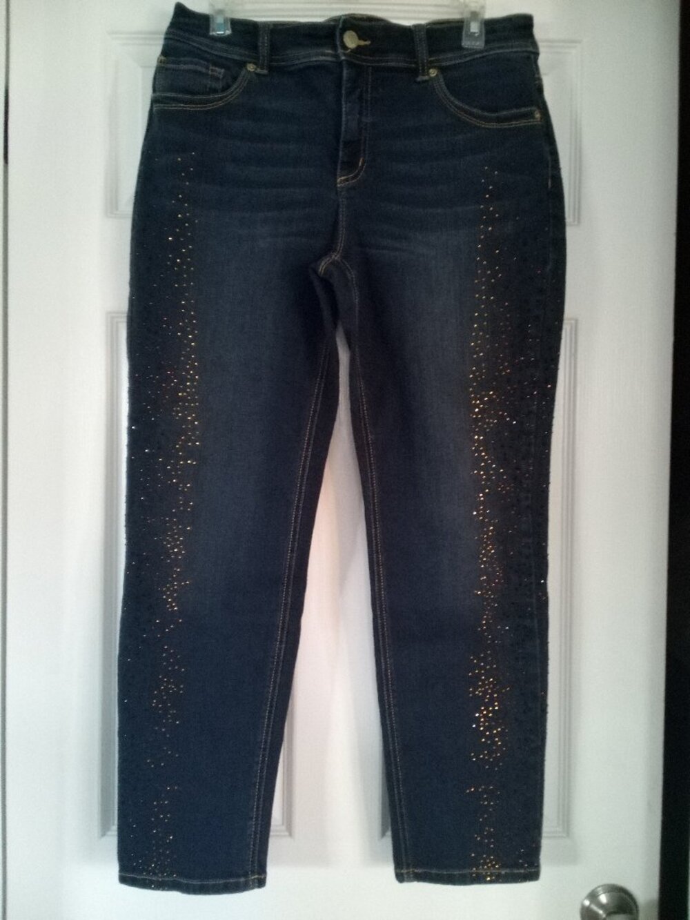 (467) Chico's Jeans with rhinestones size 1 (Womens 8/10)